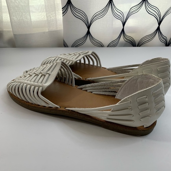 Mia girl Women’a Huarache Sandal Flat White color, size 6,7,8,9,11 - Picture 15 of 15